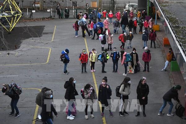 Hàng chục nghìn học sinh Đức phải cách ly ở nhà