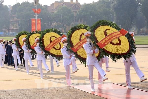 Lãnh đạo Đảng, Nhà nước vào Lăng viếng Chủ tịch Hồ Chí Minh