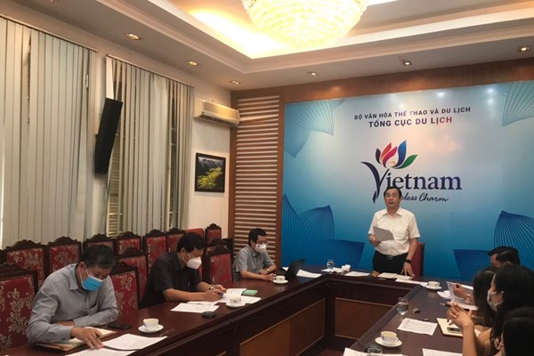 Ngành du lịch hỗ trợ hướng dẫn viên du lịch gặp khó khăn do đại dịch COVID-19