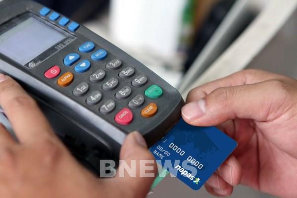 Ngân hàng tung nhiều ưu đãi, đẩy nhanh chuyển đổi thẻ ATM từ sang thẻ chip