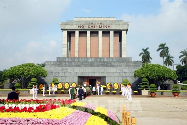 Hình ảnh lãnh đạo Đảng và Nhà nước vào Lăng viếng Chủ tịch Hồ Chí Minh nhân dịp Quốc Khánh 2/9
