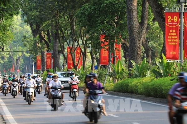 Hà Nội nỗ lực, vững bước đi lên