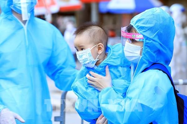 Hà Nội di dời xong 1.129 công dân ra khỏi “ổ dịch” Thanh Xuân Trung; áp dụng biện pháp mạnh hơn tại nội đô