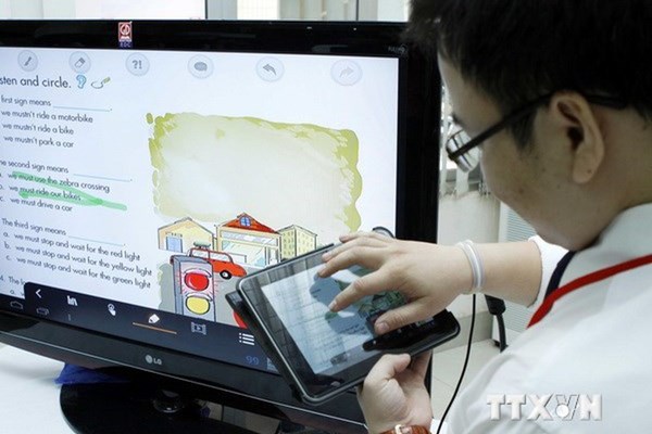 Sử dụng thiết bị điện tử nhiều ảnh hưởng xấu tới sức khoẻ thanh thiếu niên