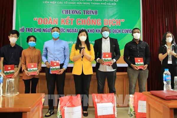 Hỗ trợ người nước ngoài sinh sống ở Hà Nội gặp khó khăn do ảnh hưởng dịch bệnh