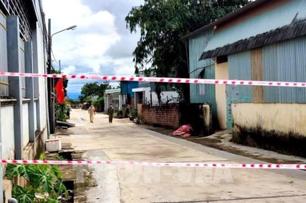 Tụ tập ăn nhậu trong lúc giãn cách, 5 thanh niên bị phạt 50 triệu đồng