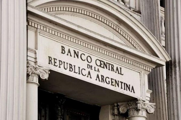 Argentina duy trì lãi suất ở mức 75% trước đà tăng của lạm phát