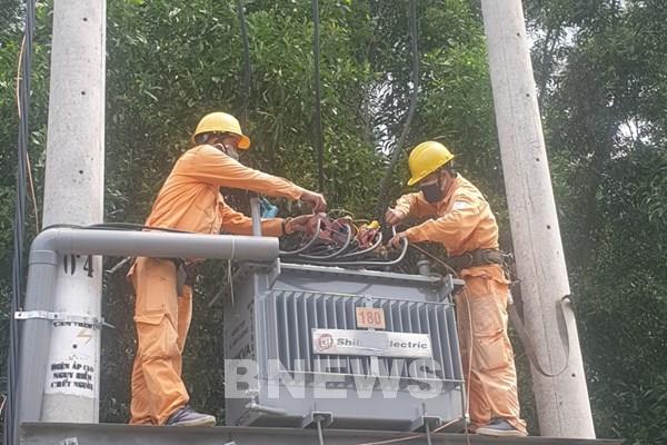 Đảm bảo điện cho nhà máy sản xuất oxy, chống COVID-19 tại Bình Dương