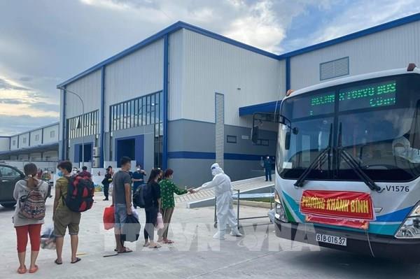 Bình Dương cho phép người dân đã tiêm vaccine COVID-19 sau 14 ngày được ra đường