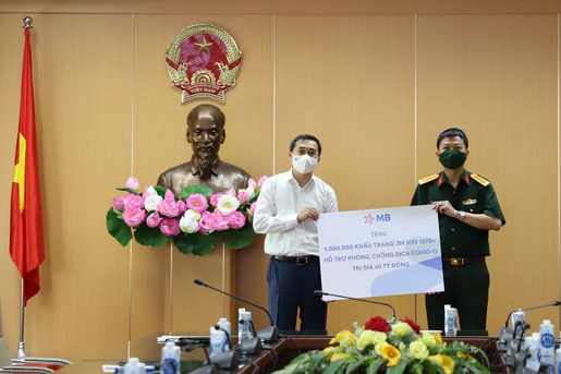 Dịch COVID-19: Bộ Y tế tiếp nhận 1 triệu khẩu trang N95 trị giá 40 tỷ đồng