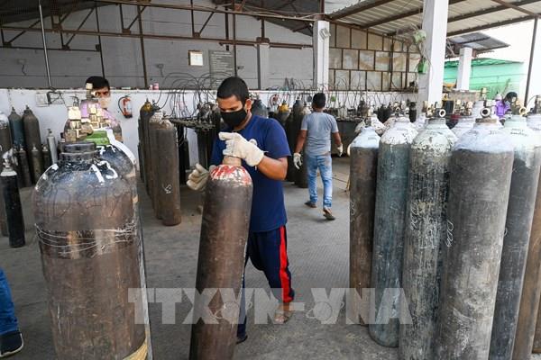Ấn Độ tăng cường sản xuất oxy phòng ngừa làn sóng dịch COVID-19 thứ 3