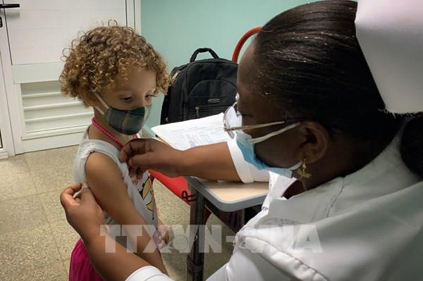 Cuba trở thành quốc gia đầu tiên tiêm chủng đại trà cho trẻ em