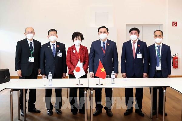 Chủ tịch Quốc hội Vương Đình Huệ hội kiến Chủ tịch Thượng viện Nhật Bản