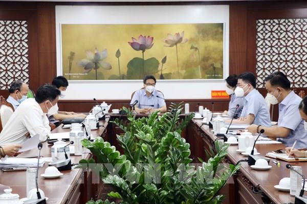 Phó Thủ tướng Vũ Đức Đam khảo sát công tác phòng, chống dịch tại quận Phú Nhuận, TPHCM