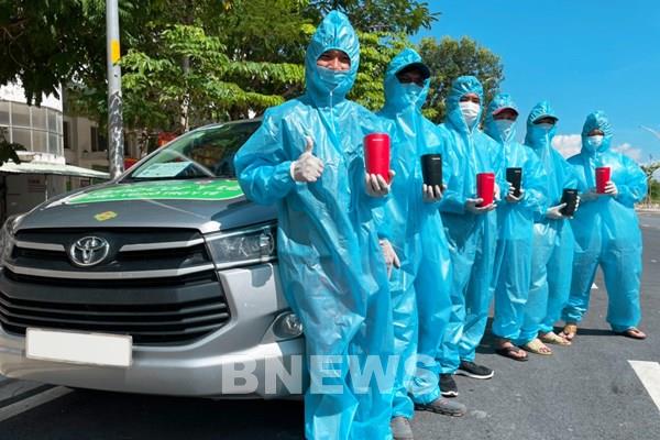 Panasonic hỗ trợ thiết bị lọc không khí và khử mùi cho 150 xe GrabCar Y tế