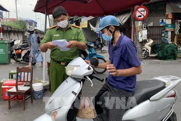 Hà Nội thu hẹp phong tỏa tại ổ dịch COVID-19 phường Chương Dương