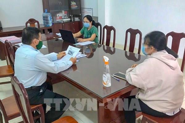 Đăng tin “Giun đất trị COVID-19”, chủ tài khoản Facebook bị công an mời làm việc