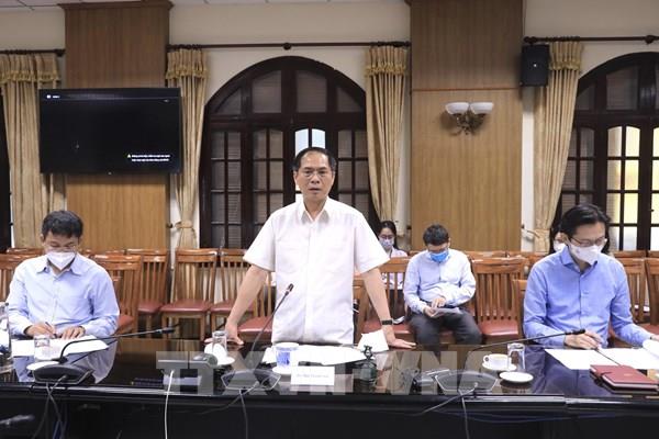 Tiếp cận mạnh hơn thuốc đặc trị COVID-19 và ngoại giao vaccine