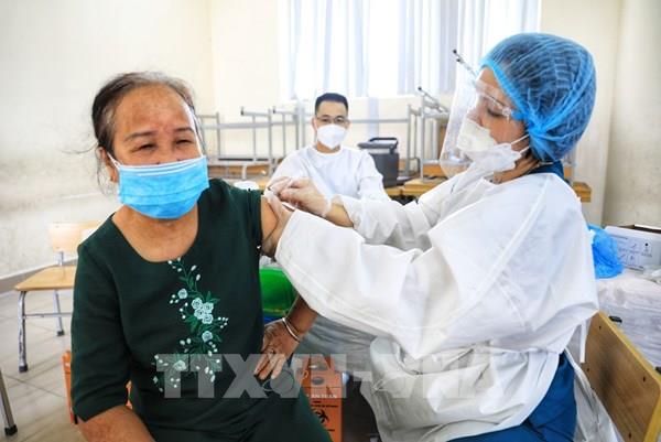 Đối tượng nào được tiêm vaccine Sinopharm trong đợt tiêm thứ 13 tại Hà Nội?