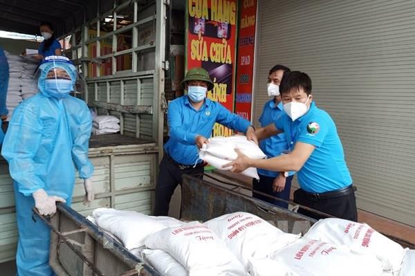 Yêu cầu Bộ Tài chính hướng dẫn các địa phương hỗ trợ gạo cho học sinh
