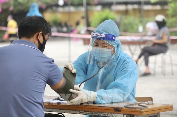 Bộ Y tế đề xuất cơ chế chính sách bổ sung cho đội ngũ tuyến đầu chống dịch COVID-19