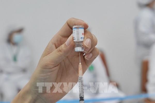 Hà Nội: Người điều khiển phương tiện, bốc dỡ hàng hóa phải được tiêm 1 mũi vaccine