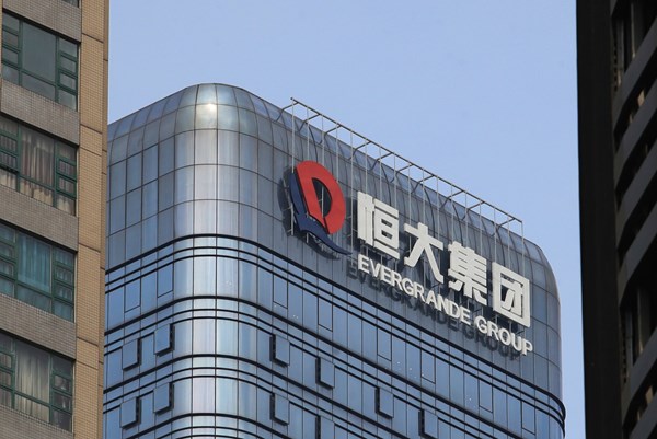 Evergrande bắt đầu trả nợ cho các nhà đầu tư bằng bất động sản