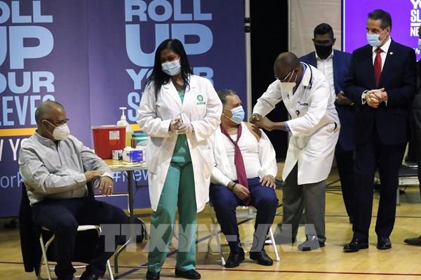 Tiêm vaccine ngừa COVID-19 đầy đủ giảm nguy cơ tử vong tới 11 lần