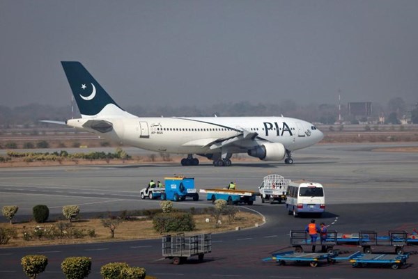 Pakistan nối lại các chuyến bay thương mại tới Kabul