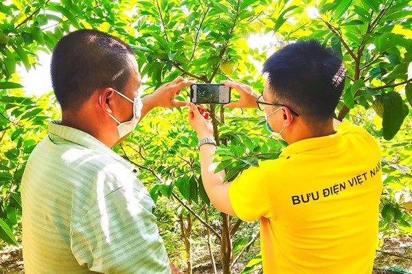 Vietnam Post phát động ủng hộ 10.000 thiết bị thông minh cho các em học sinh