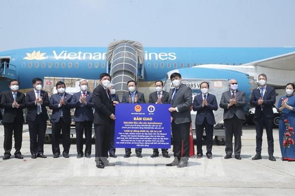 Bàn giao hàng viện trợ phòng, chống dịch COVID-19 cho Bộ Y tế, Mặt trận Tổ quốc Việt Nam