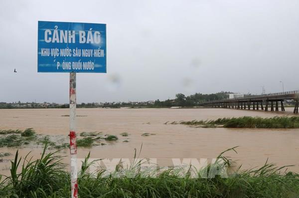 Quảng Trị đến Quảng Ngãi còn mưa rất to, nguy cơ cao xảy ra lũ quét, sạt lở đất