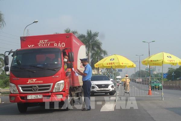 Lá chắn "sống" chốt chặn, ngăn dịch nơi cửa ngõ Thủ đô