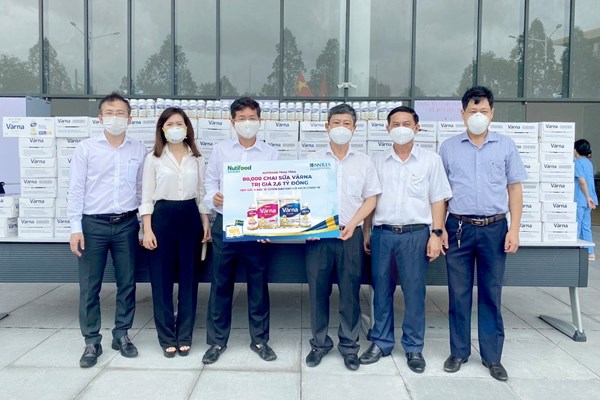 Nutifood tặng 80.000 sản phẩm dinh dưỡng y học cho bệnh viện dã chiến tại Bình Dương
