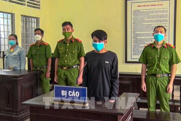 Phạt tù đối tượng dùng hung khí tấn công thành viên chốt kiểm soát dịch