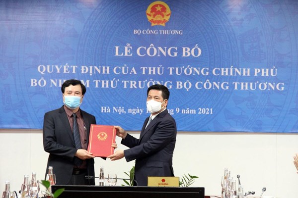 Trao quyết định bổ nhiệm cho Thứ trưởng Bộ Công thương