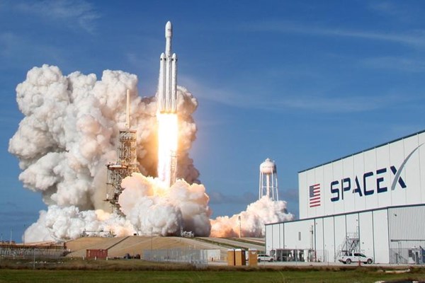 SpaceX chuẩn bị đưa 4 phi hành gia không chuyên lên vũ trụ