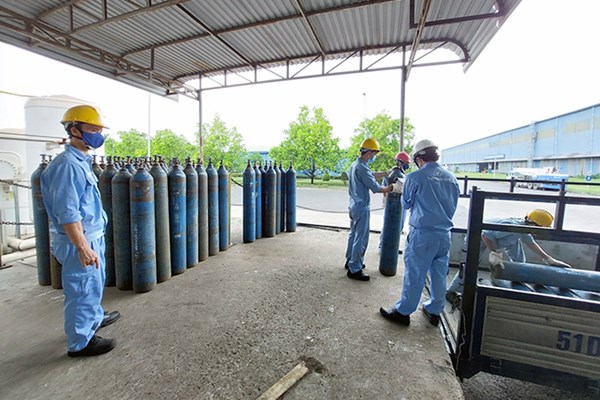 Ngành thép hỗ trợ oxy chống dịch tại miền Nam