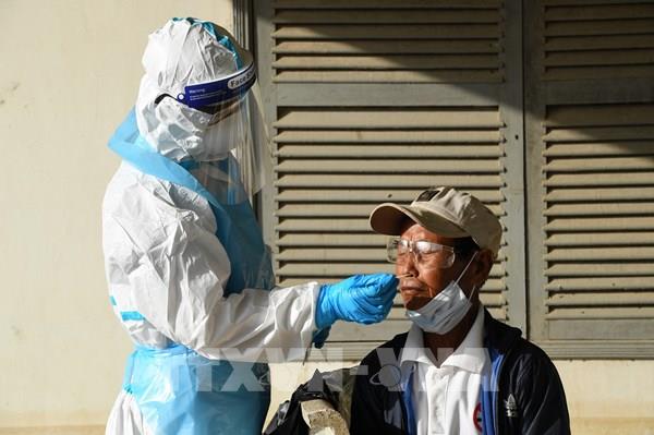 Campuchia lo ngại làn sóng lây nhiễm mới COVID-19