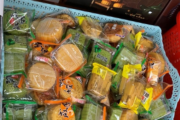 Liên tiếp phát hiện bánh Trung thu trôi nổi, không rõ nguồn gốc