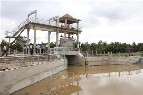 Vận hành hệ thống thủy lợi Nam Bến Tre giai đoạn 1