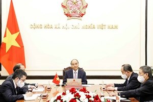 Chủ tịch nước Nguyễn Xuân Phúc điện đàm với Thủ tướng Nhật Bản Suga Yoshihide