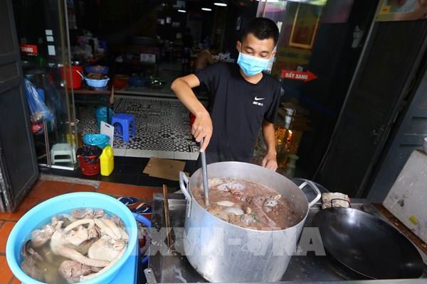 Nhiều hộ kinh doanh Hà Nội vui mừng khi được hoạt động trở lại