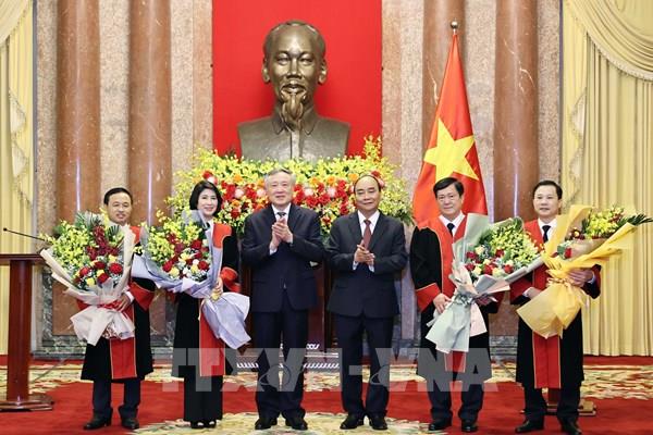 Chủ tịch nước trao Quyết định bổ nhiệm Thẩm phán Tòa án nhân dân tối cao
