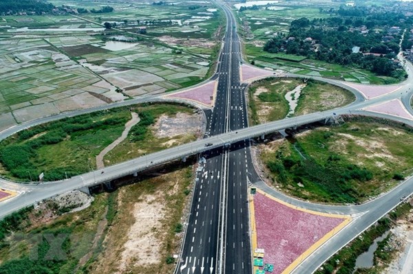Quảng Ninh chia sẻ kinh nghiệm vận dụng thể chế pháp luật để phát triển kinh tế - xã hội