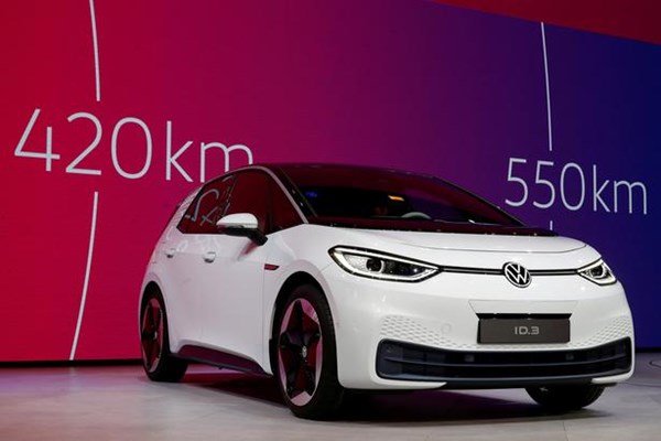 Volkswagen giới thiệu bản cập nhật không dây cho ô tô điện