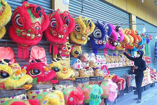 Thị trường hàng hóa dịp Trung thu thưa thớt người mua