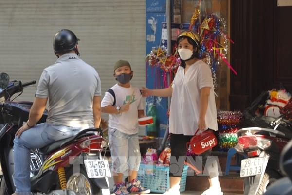 Hình ảnh phố Hàng Mã vắng vẻ trước thềm Trung thu