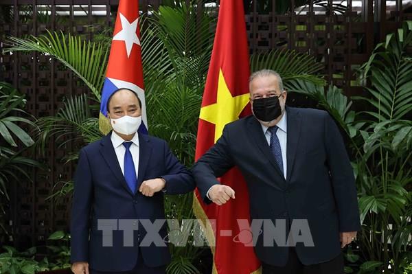 Chủ tịch nước Nguyễn Xuân Phúc hội kiến Thủ tướng Cuba