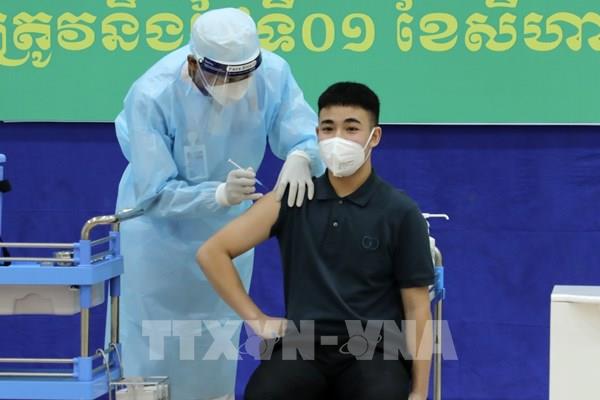 Vaccine vẫn là giải pháp hữu hiệu trước những biến thể virus SARS-CoV-2